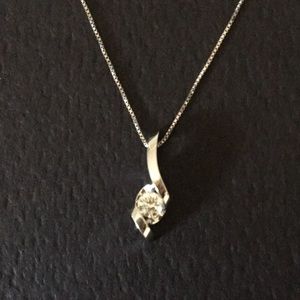 Gorgeous 14k white gold/genuine diamond necklace